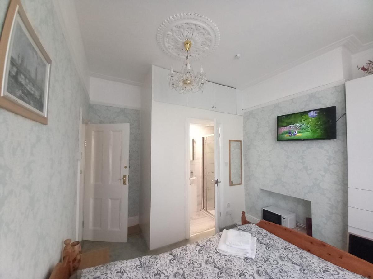 Mari London Holiday Room Ilford Eksteriør billede